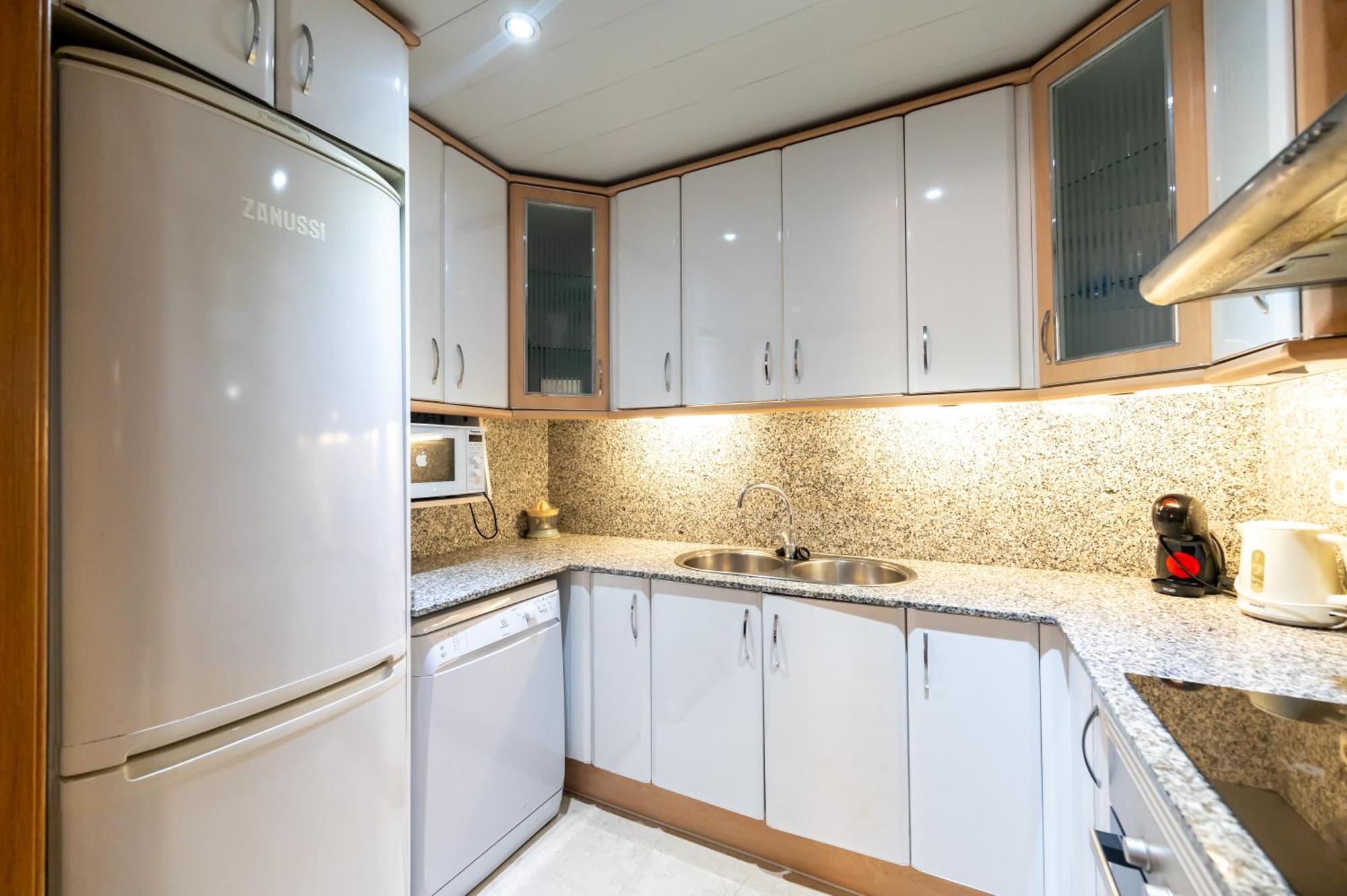Comfy Downtown + Private Terrace Apartment บาร์เซโลนา ภายนอก รูปภาพ