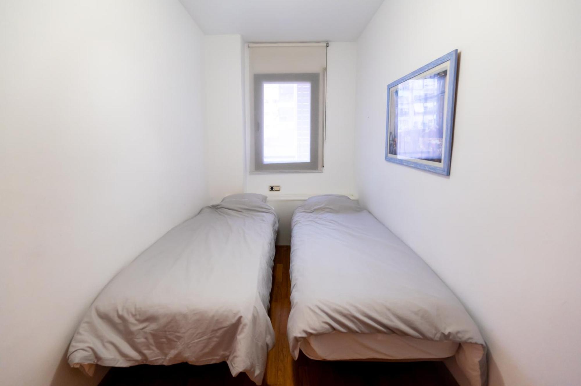 Comfy Downtown + Private Terrace Apartment บาร์เซโลนา ภายนอก รูปภาพ