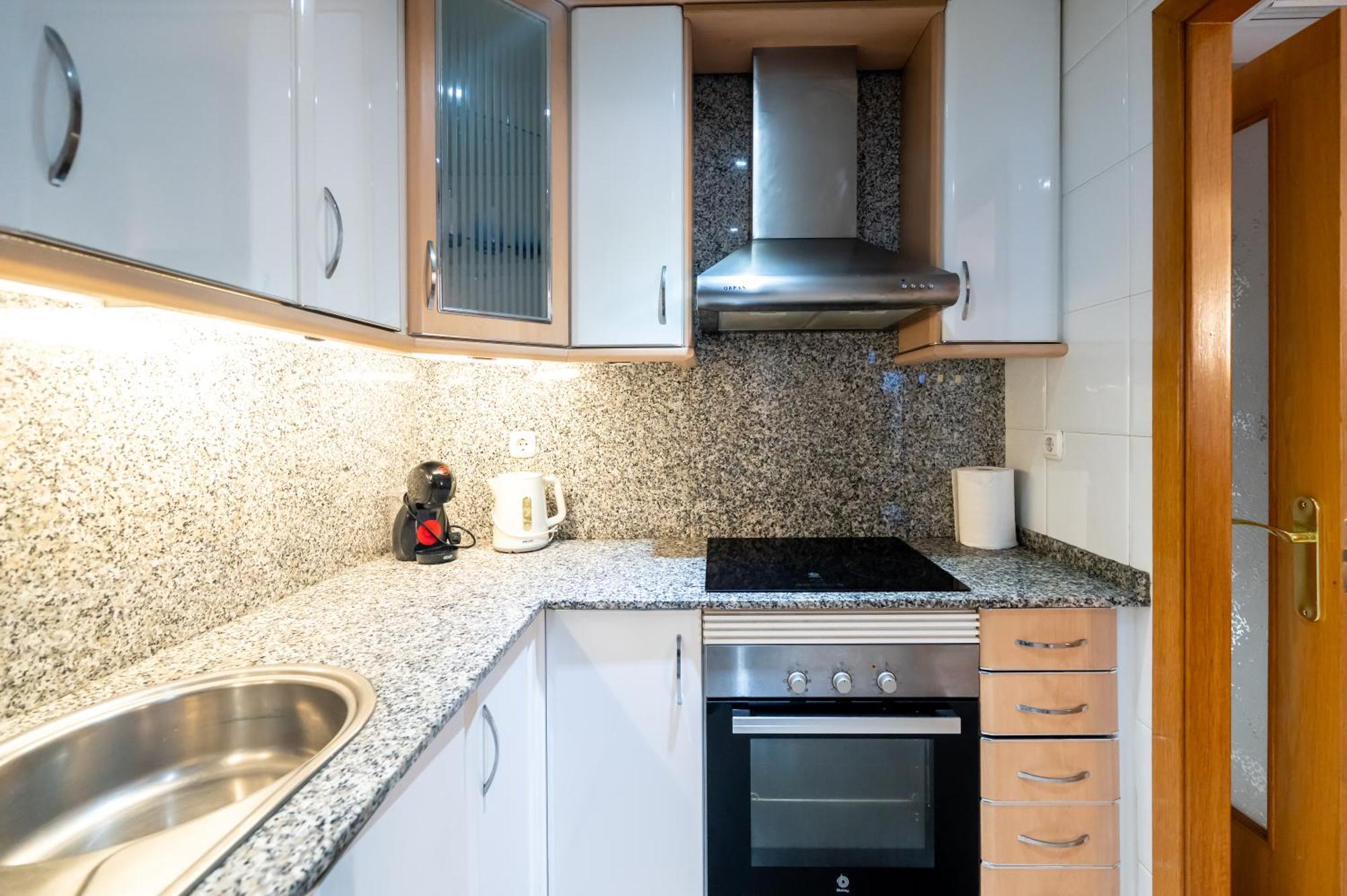 Comfy Downtown + Private Terrace Apartment บาร์เซโลนา ภายนอก รูปภาพ