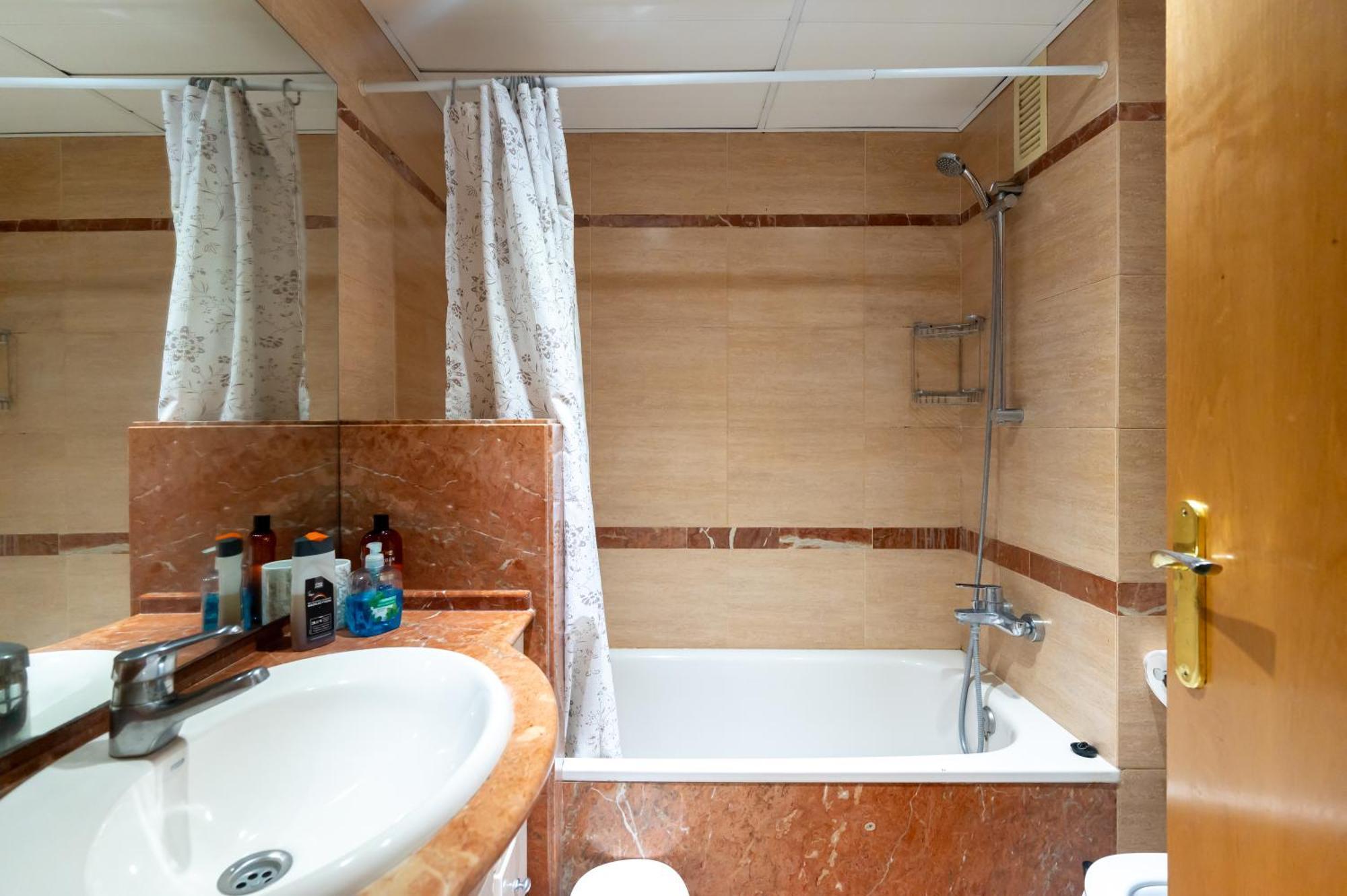 Comfy Downtown + Private Terrace Apartment บาร์เซโลนา ภายนอก รูปภาพ